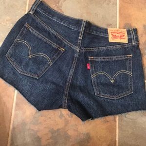 Levi’s Dark Wash Shorts NWOT - 29